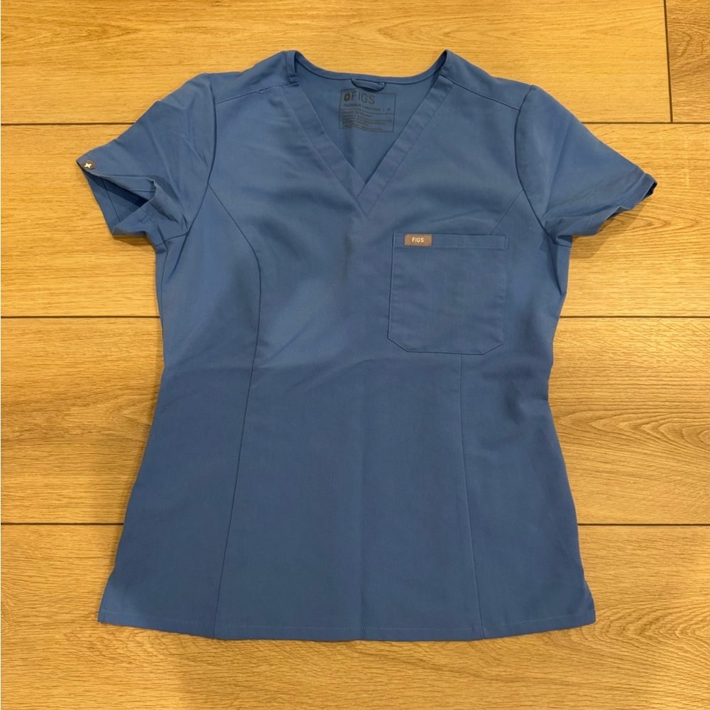 Figs scrub tops (4)